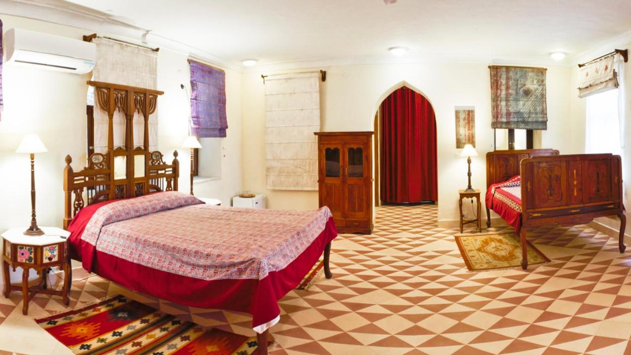Neemrana's - Tijara Fort Palace Buitenkant foto
