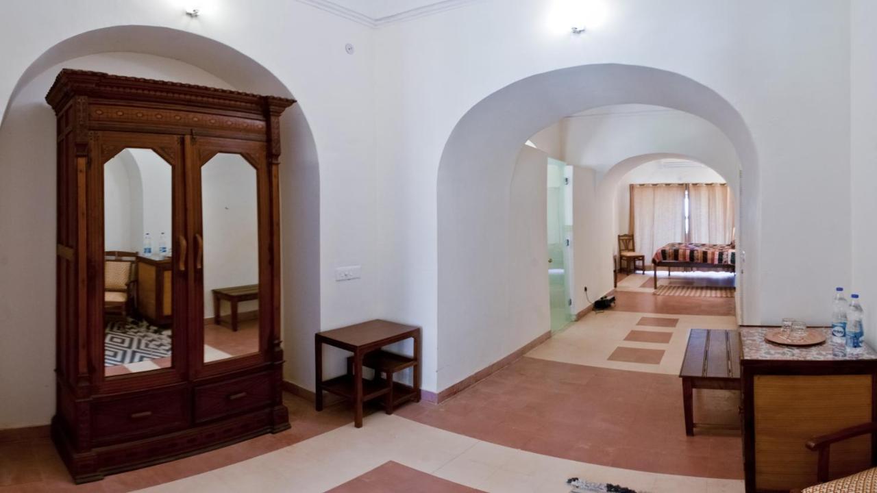 Neemrana's - Tijara Fort Palace Buitenkant foto