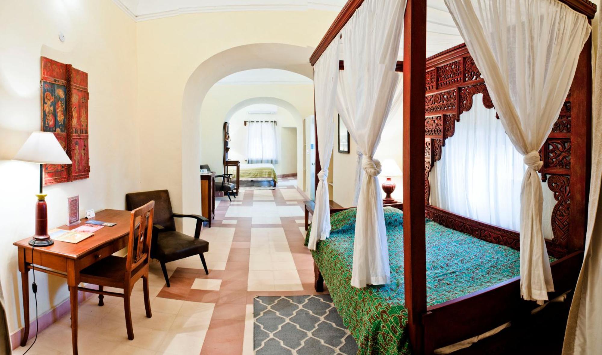 Neemrana's - Tijara Fort Palace Buitenkant foto
