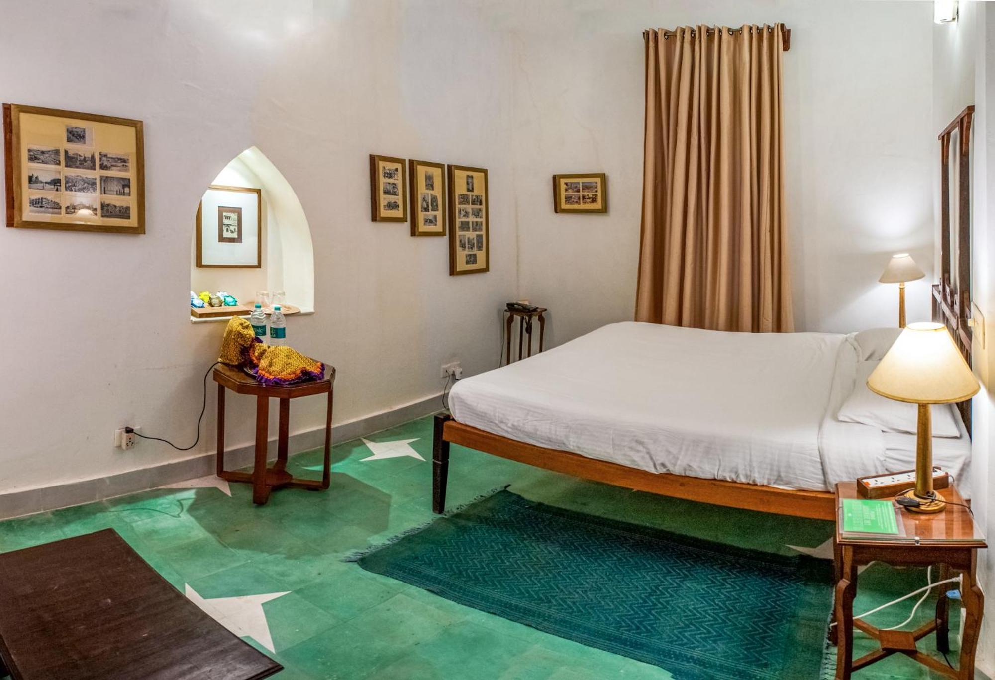 Neemrana's - Tijara Fort Palace Buitenkant foto