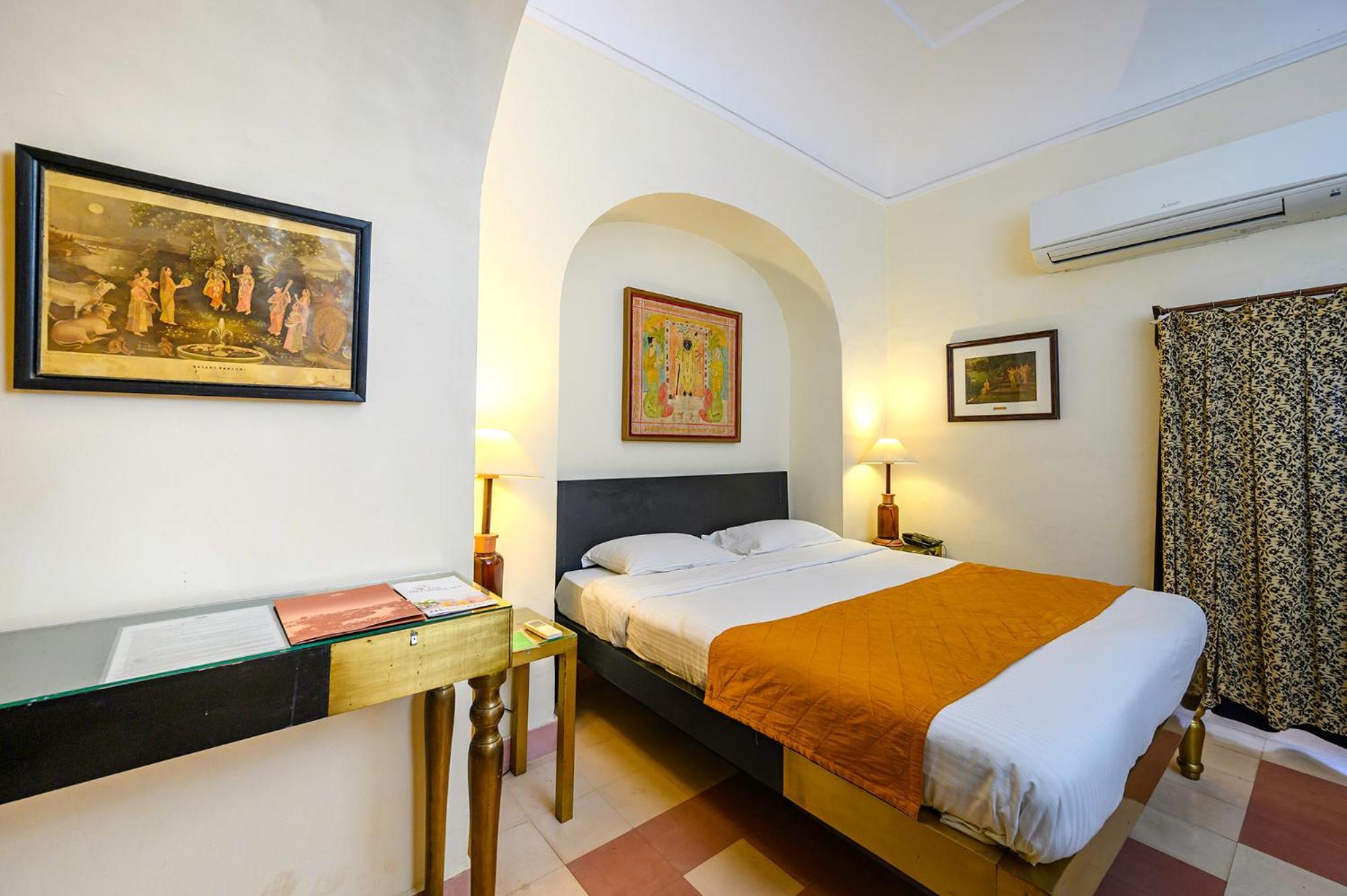 Neemrana's - Tijara Fort Palace Buitenkant foto